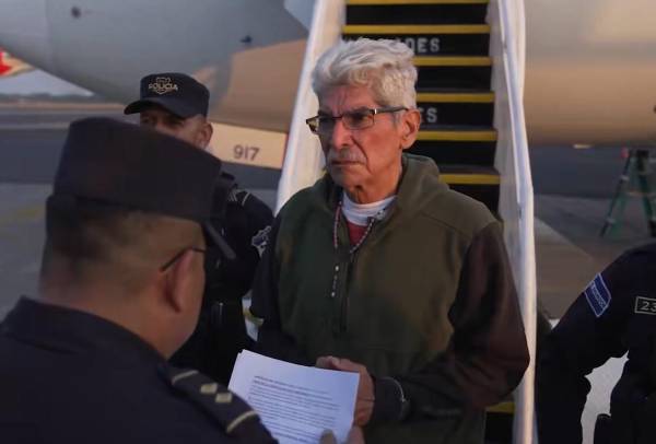 <i>Norman Quijano, condenado en 2024 a 13 años de prisión por negociar beneficios electorales con las pandillas, informó la Fiscalía General de la República (FGR). FOTO CAPTURA DE PANTALLA.</i>