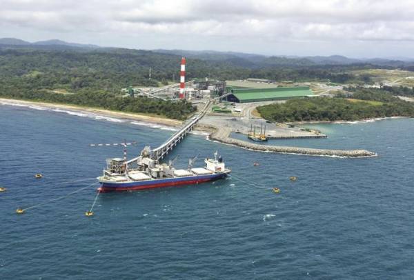 Gobierno ordenó a Minera Panamá suspender las operaciones de carga en puerto