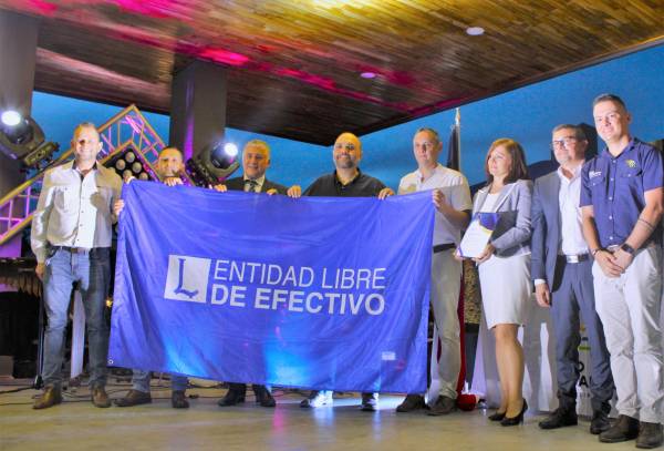 Certifican a la primera municipalidad de Costa Rica como Entidad Libre de Efectivo