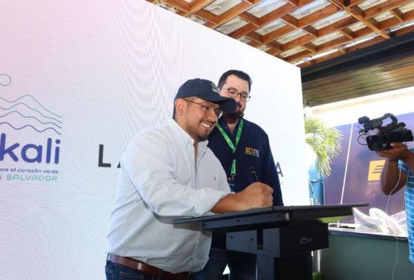 <i>International Transport Logistics (ITL), que aportará una inversión de más de US$70.000 para la captura de carbono e incremento de la biodiversidad a través de la Restauración y Conservación del Bosque Nebuloso en el Picacho de San Salvador. </i>