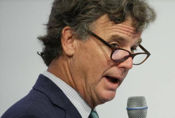 <i>La SIP, con el liderazgo de su presidente Pierre Manigault, había advertido oportunamente que la subasta realizada el 19 de septiembre de 2025 “planteaba serios riesgos para la diversidad y la sostenibilidad de numerosos medios de comunicación”. (Foto: Archivo)</i>