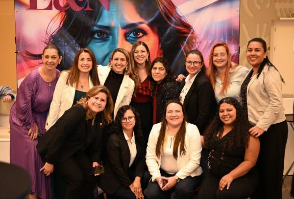 <i>Las mujeres de la región centroamericana discutieron sobre los principales retos que enfrentan actualmente en el mundo de los negocios, las finanzas, liderazgo y las tecnologías del futuro en el evento Mujeres Desafiantes de Centroamérica, organizado por Revista Estrategia &amp; Negocios.</i>