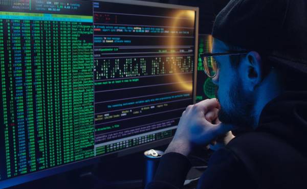 <i>Según los resultados presentados por Alba Hermo, directora de Data &amp; Intelligence en Edelman, el 60 % de las grandes empresas en América Latina percibe un nivel de amenaza “muy alto o alto”. Foto de iStock</i>