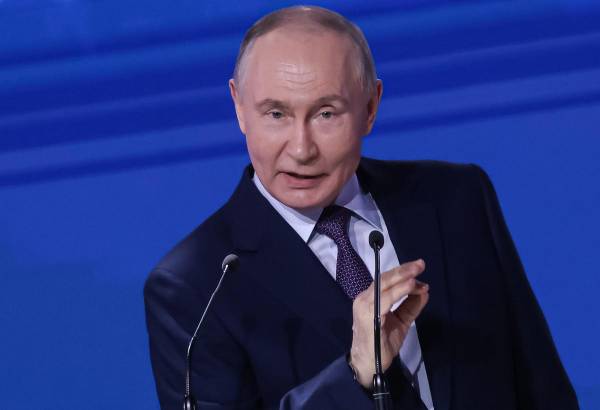 <i>- El presidente ruso, Vladimir Putin, pronuncia un discurso durante el congreso anual de la Unión Rusa de Industriales y Empresarios (RSPP) en Moscú, Rusia, el 26 de marzo de 2026. La RSPP representa los intereses de los círculos empresariales tanto en Rusia como a nivel internacional, uniendo a miles de empresas rusas en organizaciones industriales, científicas y financieras de todo el país. (Rusia, Moscú) EFE/EPA/SERGEI ILNITSKY</i>