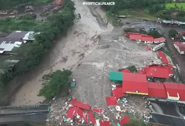 Costa Rica: habitantes de Aguas Zarcas en alerta por lluvias