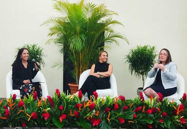 <i>En la fotografía: Izquierda a derecha: Cecilia Córdoba, socia directora de Upgrade Comunicación; Dianne Medrano, CEO de Centenario Internacional y Silvia Chaves Herra, directora de Experiencia de Marca y Relaciones Corporativas del Banco Nacional. FOTO E&amp;N</i>