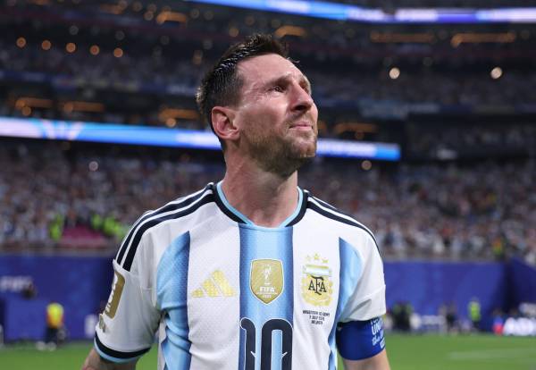 <i>La despedida de Lionel Messi ante Benín, en el estadio Monumental de Buenos Aires, cerrará definitivamente un ciclo de más de dos décadas, pero la transición ya está en marcha. Foto de cortesía</i>