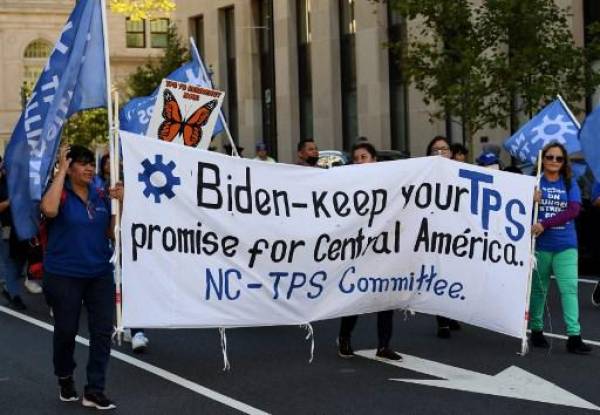 Biden planearía rediseñar el TPS para nicaragüenses