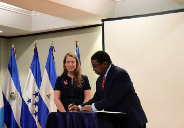 <i>Traspaso de la Presidencia Pro Tempore de la Comisión para el Desarrollo Científico y Tecnológico de Centroamérica y República Dominicana CTCAP, así como en el Lanzamiento del Programa Regional de Formación en CTI Abierta e Inclusiva, en nuestra calidad de integrantes del Consorcio que lidera el Proyecto de CTI Abierta e Inclusiva. FOTO @sg_sica</i>