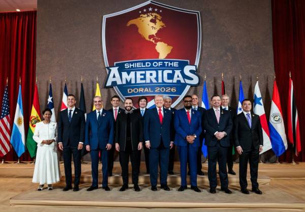 <i>Presidente de EEUU, Donald Trump, ante líderes de Latinoamérica en Cumbre Escudo de las Américas. FOTO CASA BLANCA / X</i>