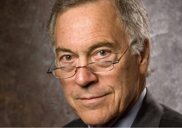 El economista Steve Hanke (Universidad Johns Hopkins) generó una fuerte repercusión en redes y círculos económicos con su advertencia. (Foto: Archivo)