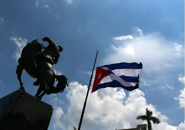 ¿Podrá Washington torcer el curso político de la isla sin necesidad de invadirla? Es mucho más realista un escenario de intervención política intensa que el de una invasión militar clásica. (Foto: EFE)