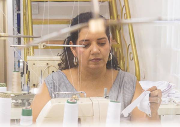 <i>La regulación necesita ajustes, pero una reforma no resolverá por sí sola las debilidades estructurales del mercado laboral hondureño. (Foto: Shutterstock)</i>
