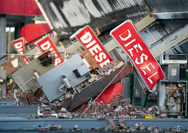 <i>PERRY, FLORIDA - 30 DE AGOSTO: Se ve una gasolinera dañada por la tormenta después de que el huracán Idalia cruzara el estado el 30 de agosto de 2023 en Perry, Florida. La tormenta tocó tierra en Keaton Beach, Florida, como huracán de categoría 3. Sean Rayford/Getty Images/AFPSean Rayford / GETTY IMAGES NORTEAMÉRICA / Getty </i>