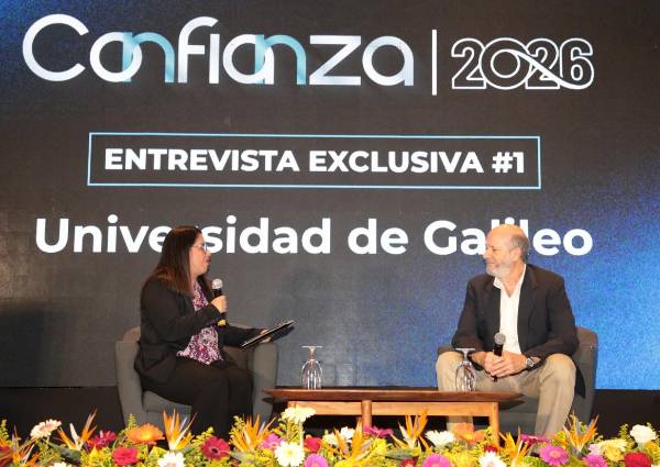 Rodrigo Baeza, Decano de la Facultad de Ingeniería en Sistemas, Informática y Ciencias de la Computación, Galileo, en entrevista exclusiva. Modera Alejandra Ordóñez, editora de E&amp;N.