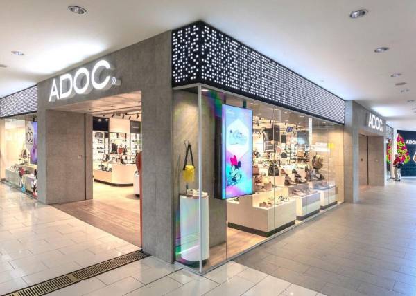 <i>ADOC es un fenómeno en la región, el peso de la marca es tal que las tiendas de calzado dentro de su portafolio son reconocidas anclas de centros comerciales y su presencia -o no- es vista por terceros como factor de éxito para un desarrollo inmobiliario. FOTO ARCHIVO E&amp;N</i>