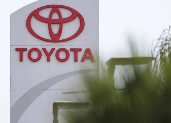 <i>En octubre, el presidente de EE.UU., Donald Trump, ya había adelantado que Toyota aumentaría sus inversiones en el país en 10.000 millones de dólares aunque tampoco ofreció detalles. FOTO EFE</i>