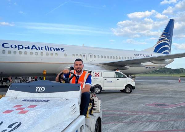 <i>FOTO LIKEDIN COPA AIRLINES</i>