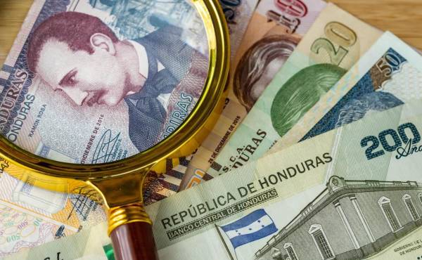 <i>El incremento acordado en la mesa tripartita debe ser aplicado de manera retroactiva, o sea, a partir del 1 de enero de 2026 y con una vigencia de 12 meses. FOTO SHUTTERSTOCK</i>