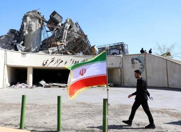 La tregua no resuelve la guerra: redefine el campo de negociación alrededor de Ormuz, el petróleo y la supervivencia política de ambos gobiernos. (Foto:EFE)