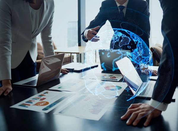 <i>La atracción de capital abre una oportunidad. Su contribución más duradera se reconoce cuando deja empresas locales más competitivas, trabajadores mejor preparados. (Foto: Shuttterstock)</i>