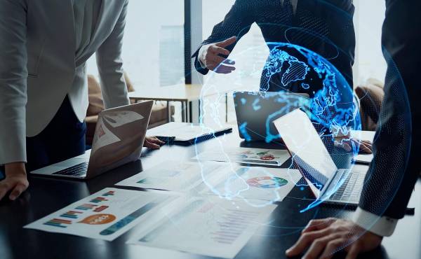 <i>La atracción de capital abre una oportunidad. Su contribución más duradera se reconoce cuando deja empresas locales más competitivas, trabajadores mejor preparados. (Foto: Shuttterstock)</i>