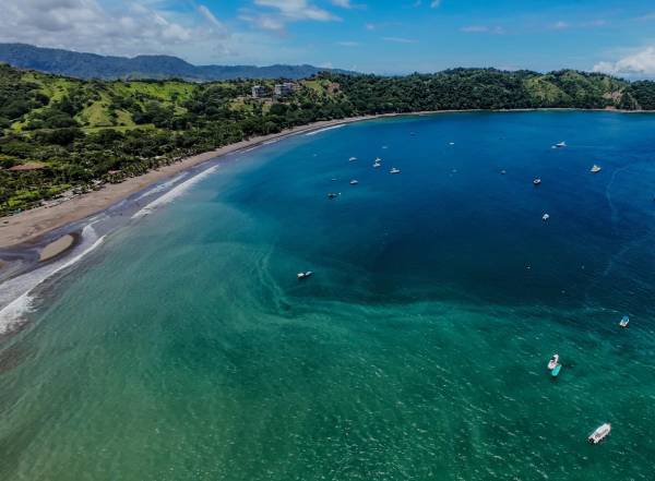 <i>Hermosa vista Aéreas de la Mariana en Herradura Playa Mariana Los Sueños en Costa Rica, con lujosas embarcaciones y yates. FOTO SHUTTERSTOCK </i>