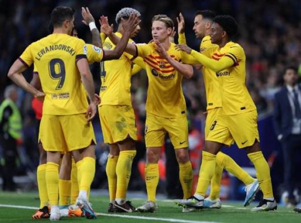 El FC Barcelona se proclama campeón liguero tras golear al Espanyol