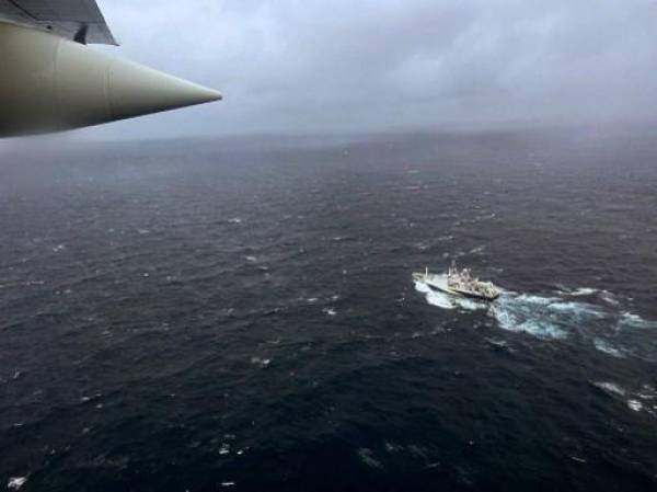 Hallan restos esparcidos cerca del Titanic en día crítico en búsqueda del sumergible