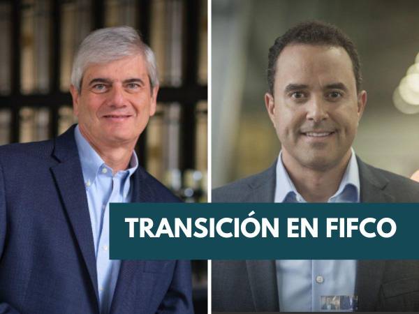 <i>Ramón Mendiola entrega la dirección general de FIFCO a Rolando Carvajal. Fotos cortesía / E&amp;N</i>