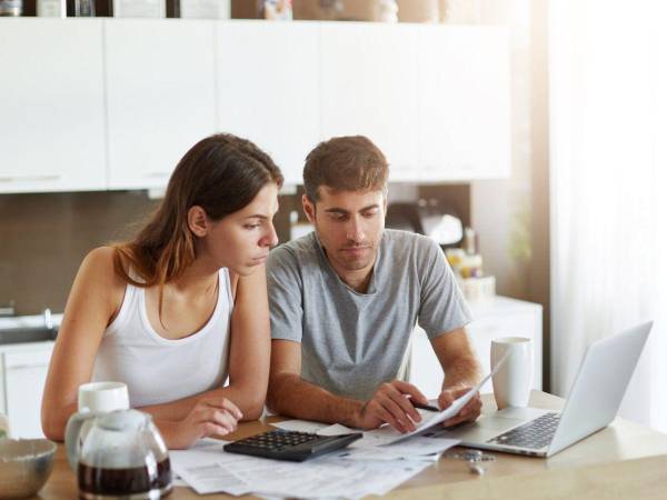 Felicidad financiera en pareja: ¿Cuentas juntas o separadas?