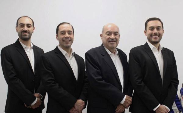 Por más de cuatro décadas, Grupo Rolsa ha construido una importante huella de negocios en la región. De izq. a der: Alejandro Roulet, Director de RRHH; Cristian Roulet, Director de Transformación y Tecnología; Rodolfo Roulet Noriega, Fundador de la empresa y Presidente de la Junta Directiva, y Rodolfo Roulet, CEO.