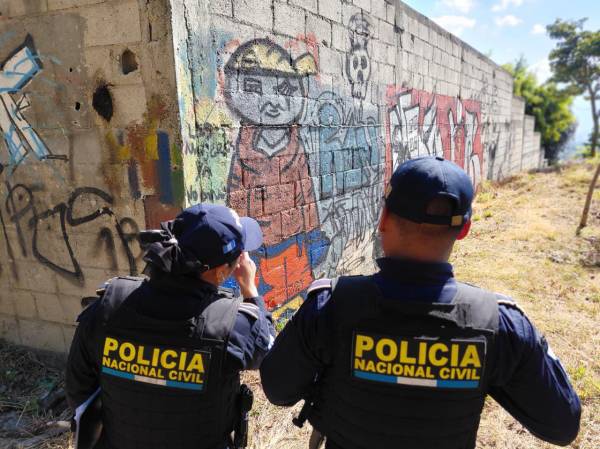 <i>El Gobierno de Arévalo de León y las pandillas Barrio 18 y Mara Salvatrucha mantienen una pugna desde el año pasado. Foto de cortesía</i>