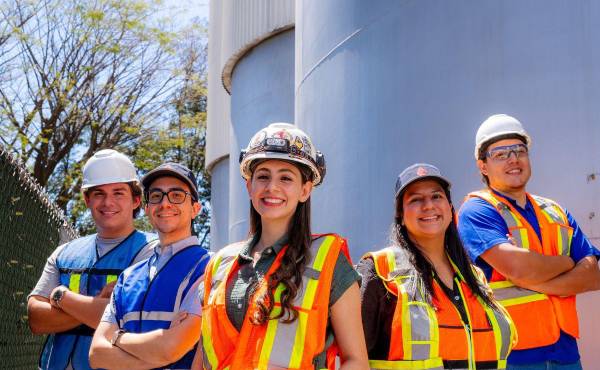 La formación de talento joven es parte de la apuesta de La Constancia por desarrollar nuevos líderes y contribuir al crecimiento profesional en El Salvador.