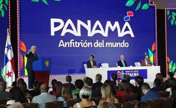 <i>El presidente José Raúl Mulino fue anfitrión del mega evento del café de especialidad. El café panameño estaba ganando prestigio rápidamente, el WOC ratifica ese posicionamiento. (Foto: Estrategia &amp; Negocios)</i>