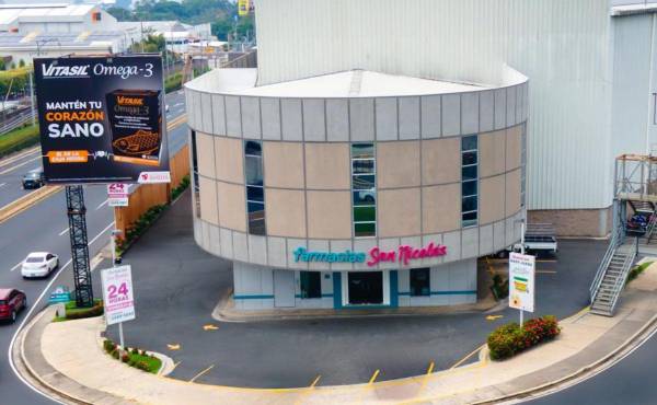 Farmacia San Nicolás: 60 años de innovación y excelencia en atención farmacéutica