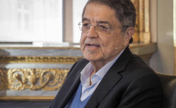 <i>El escritor nicaragüense Sergio Ramírez, exiliado en España, y el escritor mexicano Juan Villoro abren el festival 'Centroamérica Cuenta' con 'La palabra contra la impunidad'. Foto de EFE</i>