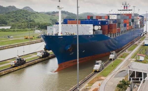 <i>El Canal conecta 180 rutas marítimas y 1.920 puertos de 170 países. FOTO ARCHIVO E&amp;N</i>