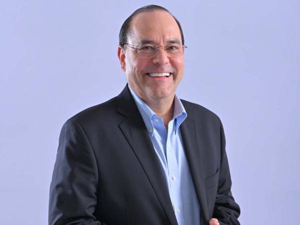 José Eduardo Luna, Director Ejecutivo de Banco CUSCATLAN El Salvador. Foto: E&amp;N.