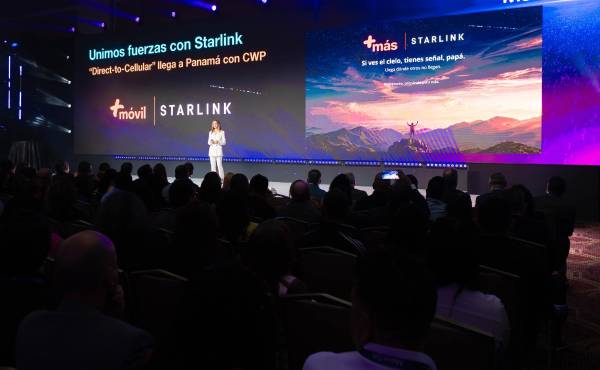 <i>+Móvil anunció durante la 9ª edición de Move On en el Centro de Convenciones Megápolis, un acuerdo con Starlink para lanzar este año la primera solución de conectividad satelital móvil de Panamá, “+Más | Starlink”. Foto de cortesía</i>