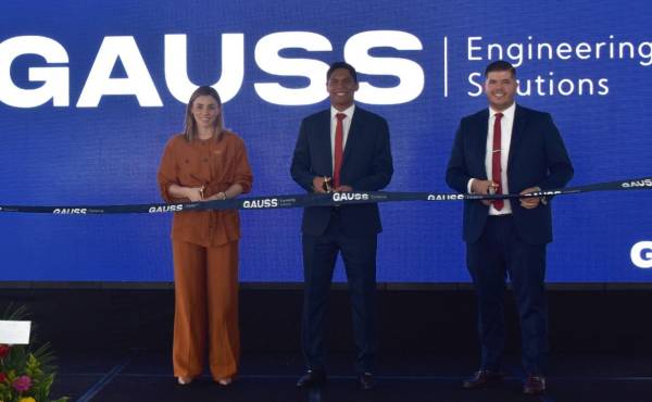 Las nuevas instalaciones abarcan una extensión de 1.500 metros cuadrados y albergan un cuarto limpio certificado de 800 metros cuadrados, diseñado con una capacidad operativa para albergar hasta 200 personas. FOTO CORTESÍA