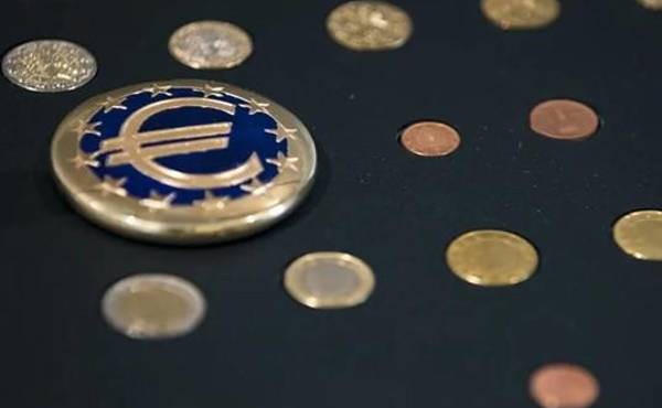 <b>El euro digital funcionaría como moneda de curso legal complementaria al efectivo. (Foto: EFE)</b>