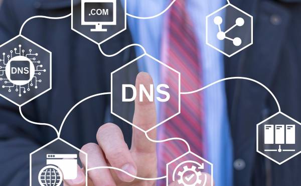 La recomendación de ICANN para empresas, gobiernos y operadores de infraestructura es: revisar con anticipación que los sistemas estén actualizados para que la transición ocurra de forma transparente y sin interrupciones. (Foto: Shutterstock)