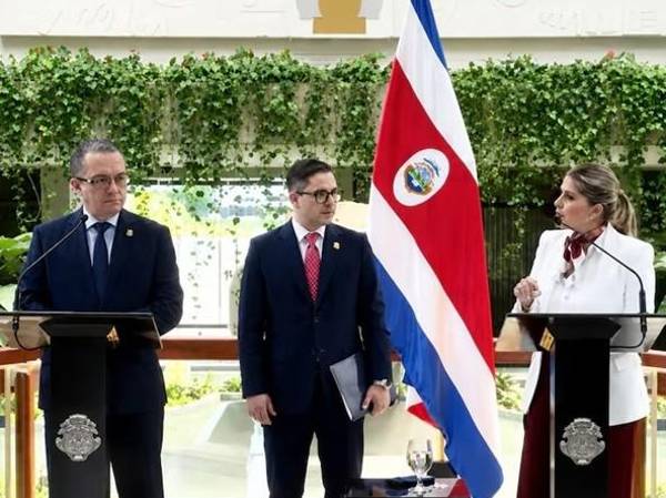 <i>No vamos a dejar que ese puñado ensucie el honor de los policías valientes y honorables de Costa Rica, afirmó la presidenta. (Foto: Gobierno CR)</i>