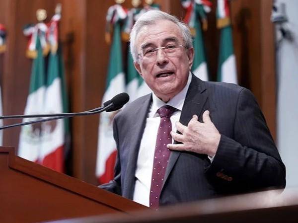 Además de Rubén Rocha Moya, la acusación incluye a figuras políticas y de seguridad relevantes en Sinaloa, entre ellos el alcalde de Culiacán, Juan de Dios Gámez Mendívil. (Foto: EFE)