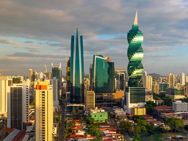 <i>El desafío económico para el país pasa por traducir la impresionante presencia corporativa de escala global en capacidades empresariales, servicios y vínculos productivos con la economía local. (Foto: Shutterstock)</i>