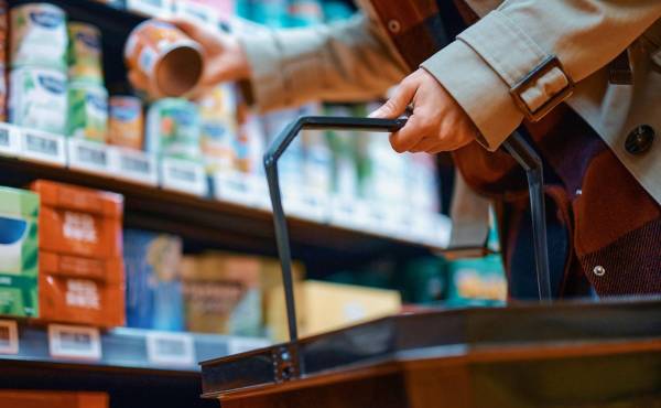 Ha emergido un consumidor más exigente, enfocado en encontrar valor y dispuesto a buscarlo activamente, afirma McKinsey. (Foto: Cortesía)