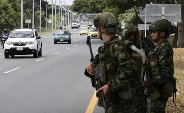 <i>Durante la madrugada del sábado, un grupo no identificado instaló y detonó explosivos en un peaje en construcción ubicado en el sector de Mondomo, sobre la Vía Panamericana. (Foto: EFE)</i>