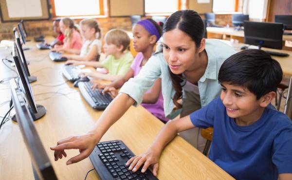 <i>El diagnóstico de la Fundación Ceibal evidencia que Centroamérica transita una etapa clave en su transformación digital educativa. Foto de iStock</i>