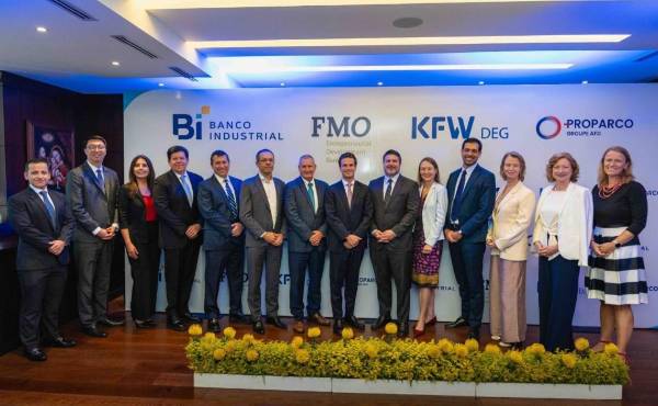 Representantes de Banco Industrial, FMO (Banco de Desarrollo de los Países Bajos), DEG (filial del Banco de Desarrollo Alemania KfW) y Proparco (filial de la Agencia Francesa de Desarrollo AFD). FOTO CORTESÍA